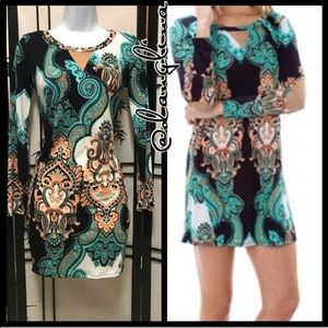 ❣️ Sale was 45$ down sizing ❣️ Unique floral like design dress